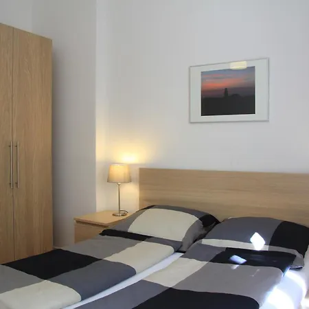 شقة Nollendorf - 1 Separate Bedroom And 1 Living With Sofa Bed In Motzstrasse