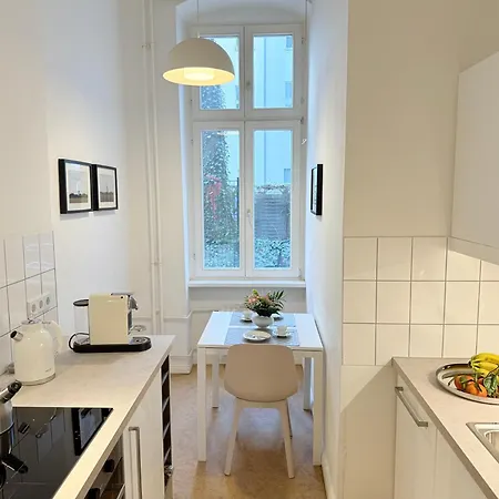 شقة Nollendorf - 1 Separate Bedroom And 1 Living With Sofa Bed In Motzstrasse