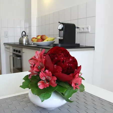 Nollendorf - 1 Separate Bedroom And 1 Living With Sofa Bed In Motzstrasse شقة *