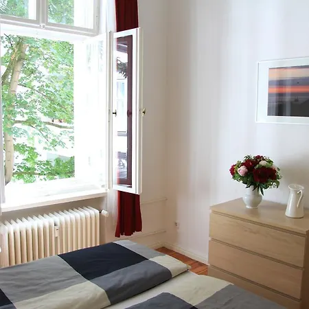 Nollendorf - 1 Separate Bedroom And 1 Living With Sofa Bed In Motzstrasse