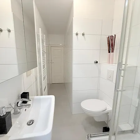 Nollendorf - 1 Separate Bedroom And 1 Living With Sofa Bed In Motzstrasse * Berlin