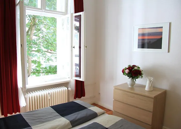 Nollendorf - 1 Separate Bedroom And 1 Living With Sofa Bed In Motzstrasse