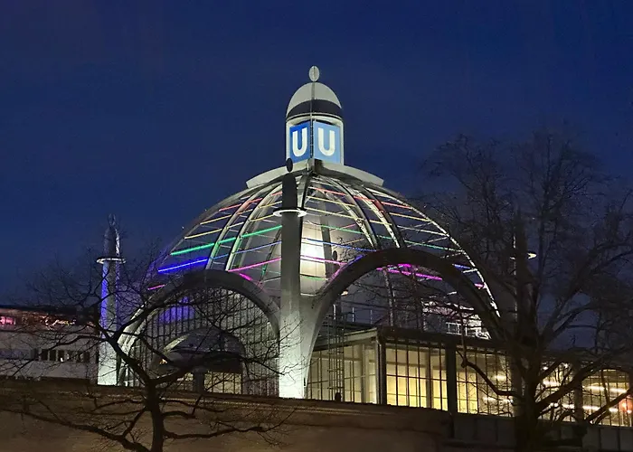 Nollendorf - 1 Separate Bedroom And 1 Living With Sofa Bed In Motzstrasse 아파트