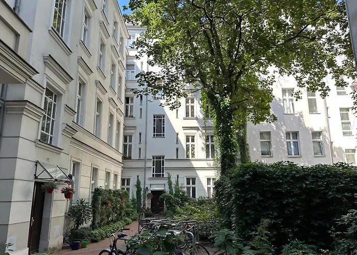 Nollendorf - 1 Separate Bedroom And 1 Living With Sofa Bed In Motzstrasse 베를린