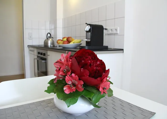 Nollendorf - 1 Separate Bedroom And 1 Living With Sofa Bed In Motzstrasse 아파트 *