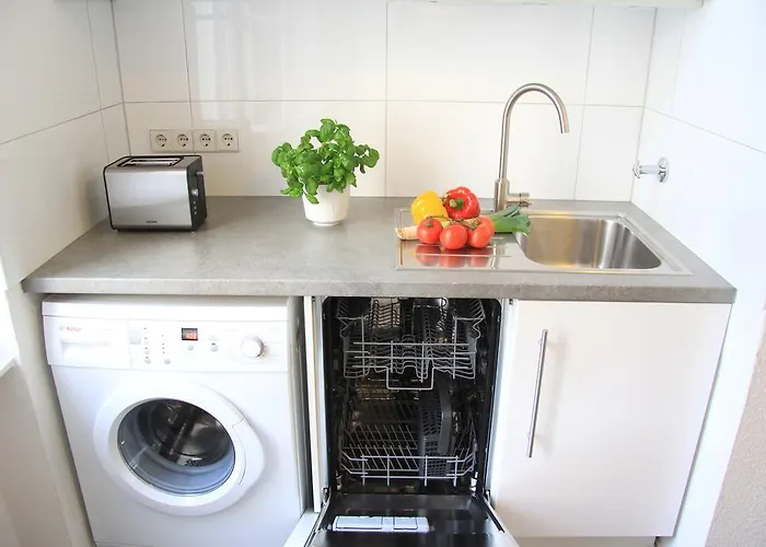 아파트 Nollendorf - 1 Separate Bedroom And 1 Living With Sofa Bed In Motzstrasse