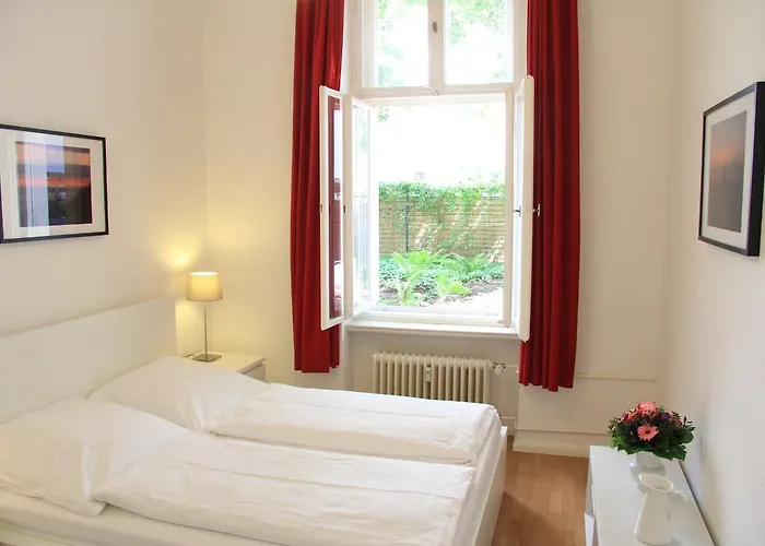 아파트 Nollendorf - 1 Separate Bedroom And 1 Living With Sofa Bed In Motzstrasse *