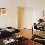 Nollendorf - 1 Separate Bedroom And 1 Living With Sofa Bed In Motzstrasse 아파트 베를린