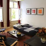 Nollendorf - 1 Separate Bedroom And 1 Living With Sofa Bed In Motzstrasse