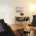 아파트 Nollendorf - 1 Separate Bedroom And 1 Living With Sofa Bed In Motzstrasse *