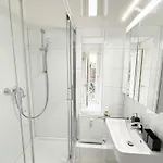 아파트 Nollendorf - 1 Separate Bedroom And 1 Living With Sofa Bed In Motzstrasse *