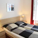 아파트 Nollendorf - 1 Separate Bedroom And 1 Living With Sofa Bed In Motzstrasse *