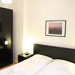아파트 Nollendorf - 1 Separate Bedroom And 1 Living With Sofa Bed In Motzstrasse *