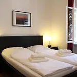 Nollendorf - 1 Separate Bedroom And 1 Living With Sofa Bed In Motzstrasse *