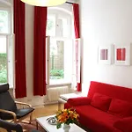 Nollendorf - 1 Separate Bedroom And 1 Living With Sofa Bed In Motzstrasse 아파트 *