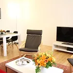Nollendorf - 1 Separate Bedroom And 1 Living With Sofa Bed In Motzstrasse *