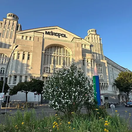 아파트 Nollendorf - 1 Separate Bedroom And 1 Living With Sofa Bed In Motzstrasse