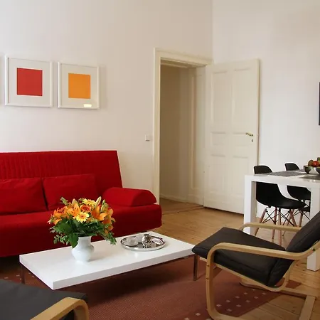 Nollendorf - 1 Separate Bedroom And 1 Living With Sofa Bed In Motzstrasse