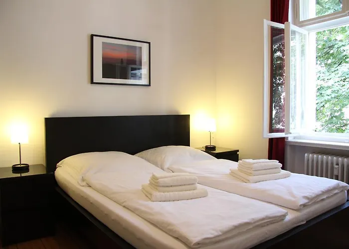 Nollendorf - 1 Separate Bedroom And 1 Living With Sofa Bed In Motzstrasse *