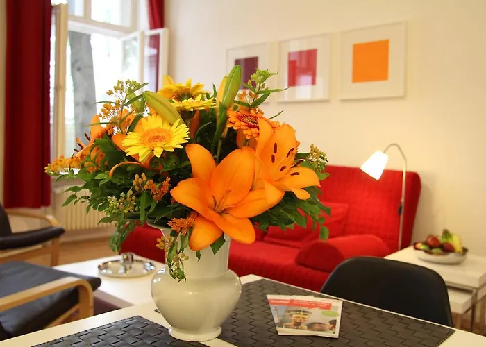 Nollendorf - 1 Separate Bedroom And 1 Living With Sofa Bed In Motzstrasse