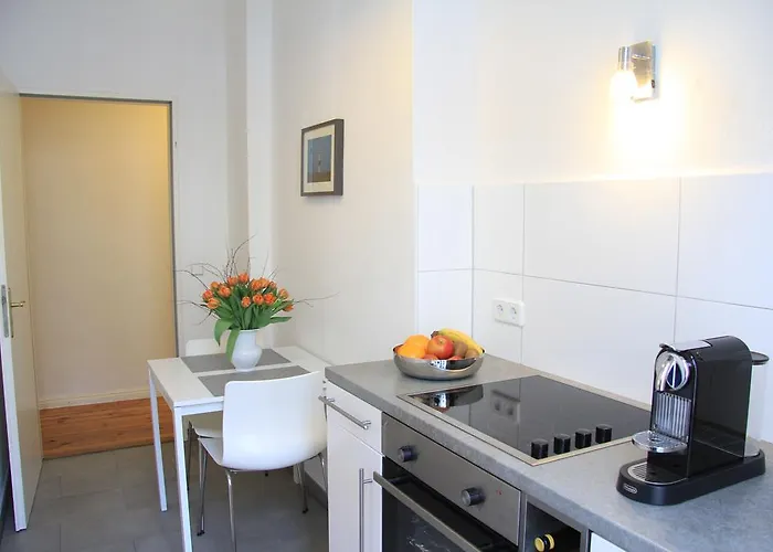 Appartement Nollendorf - 1 Separate Bedroom And 1 Living With Sofa Bed In Motzstrasse