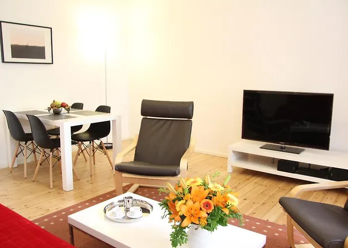 Nollendorf - 1 Separate Bedroom And 1 Living With Sofa Bed In Motzstrasse *