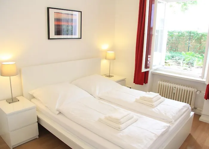 Nollendorf - 1 Separate Bedroom And 1 Living With Sofa Bed In Motzstrasse * Berlijn