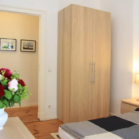 Nollendorf - 1 Separate Bedroom And 1 Living With Sofa Bed In Motzstrasse Berlino