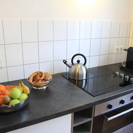 Appartamento Nollendorf - 1 Separate Bedroom And 1 Living With Sofa Bed In Motzstrasse Berlino