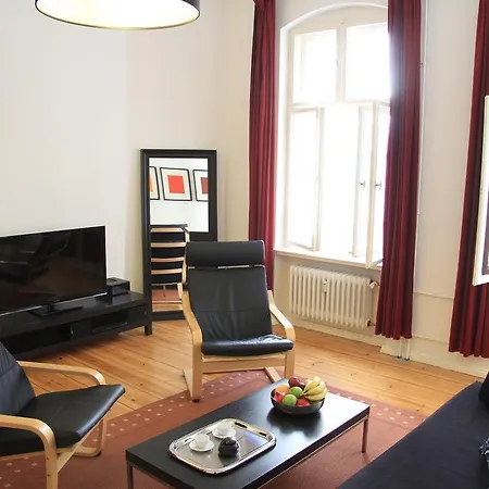 Nollendorf - 1 Separate Bedroom And 1 Living With Sofa Bed In Motzstrasse דירה *