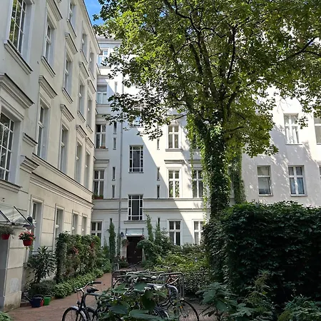 Nollendorf - 1 Separate Bedroom And 1 Living With Sofa Bed In Motzstrasse Berlino