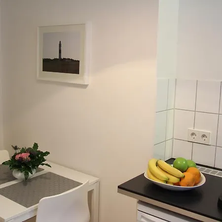 Nollendorf - 1 Separate Bedroom And 1 Living With Sofa Bed In Motzstrasse