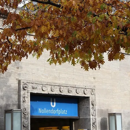 Nollendorf - 1 Separate Bedroom And 1 Living With Sofa Bed In Motzstrasse דירה ברלין