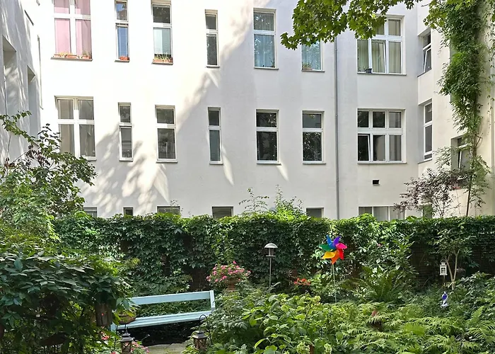 Nollendorf - 1 Separate Bedroom And 1 Living With Sofa Bed In Motzstrasse Lägenhet